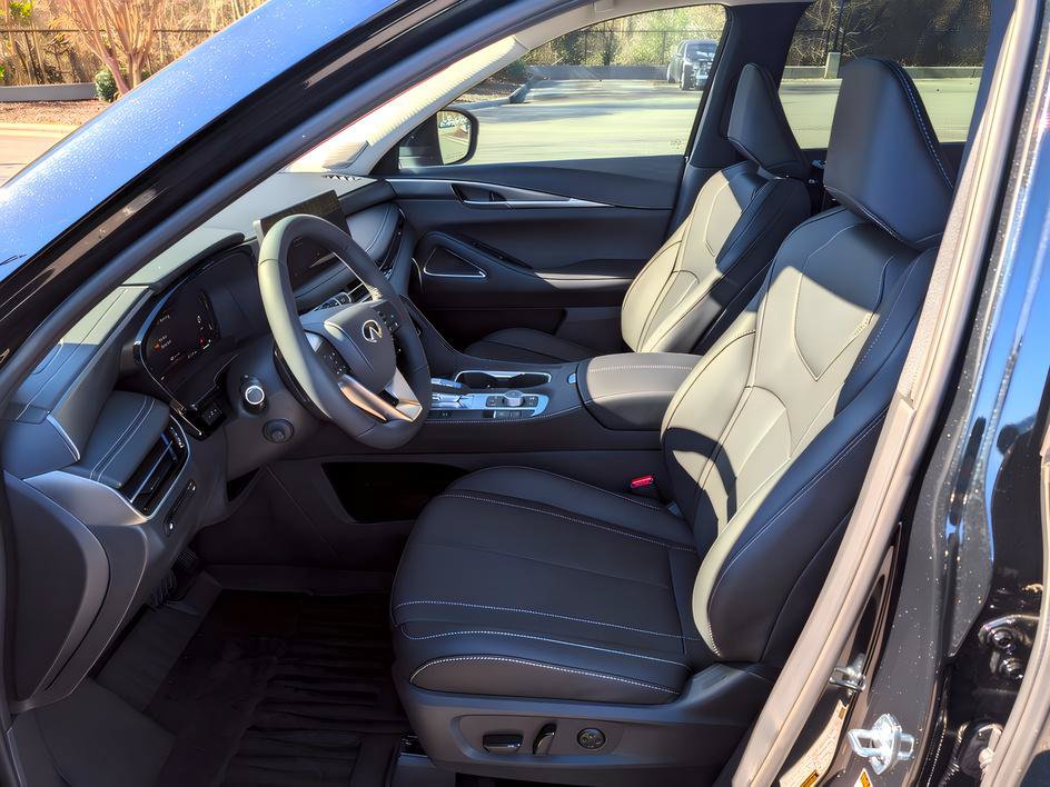 Certified 2026 INFINITI QX60 Luxe w/ Family Package AWD/4WD image 10