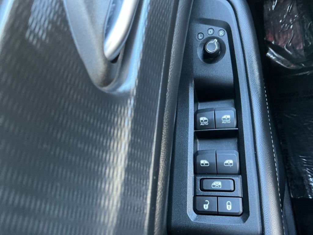 Used 2023 Jeep Grand Cherokee Laredo image 22