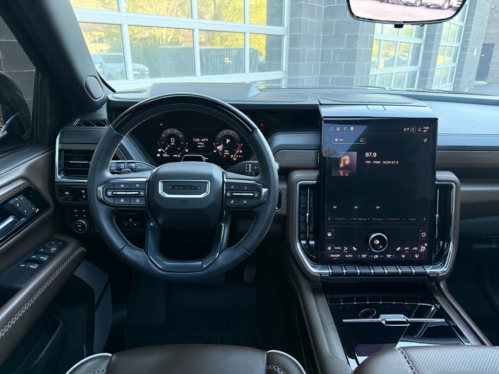 Used 2025 GMC Yukon Denali Ultimate AWD/4WD image 39