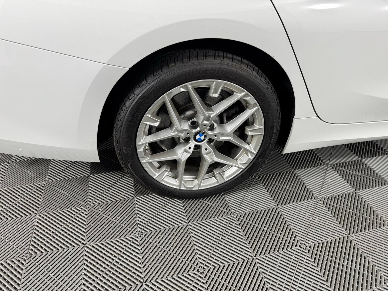 Used 2025 BMW 330i Sedan w/ Convenience Package RWD image 50