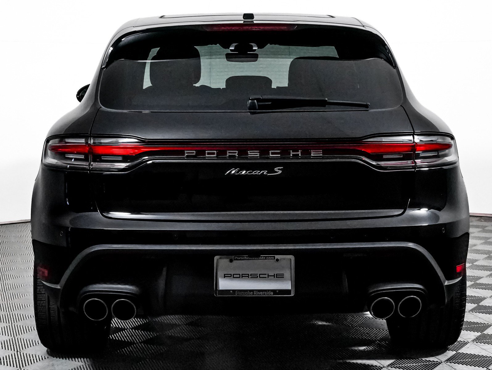 Certified 2024 Porsche Macan S AWD/4WD image 10
