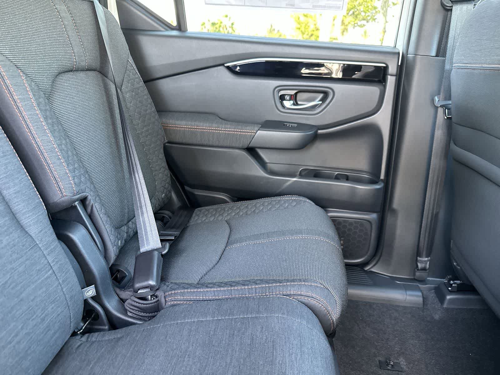 Used 2023 Honda Pilot Sport image 15