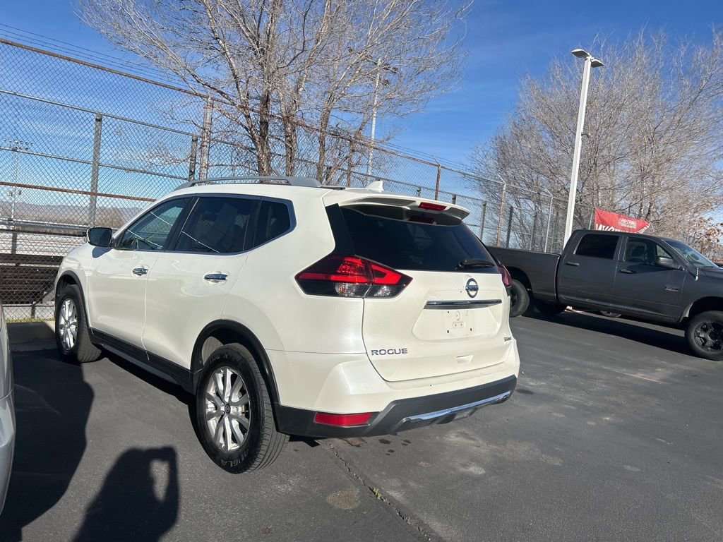 Used 2017 Nissan Rogue SV image 11