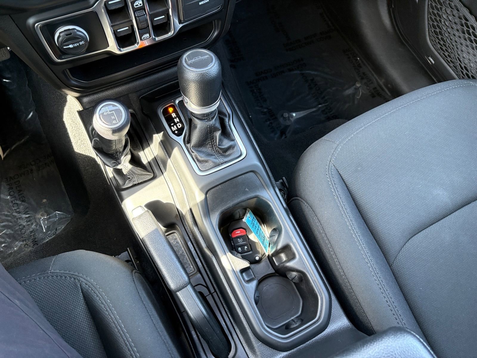 Used 2022 Jeep Gladiator Sport image 32