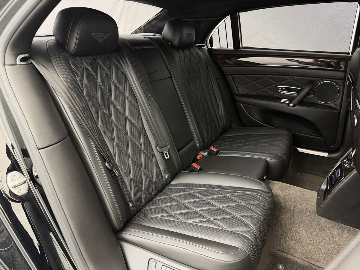 Used 2015 Bentley Flying Spur V8 image 25