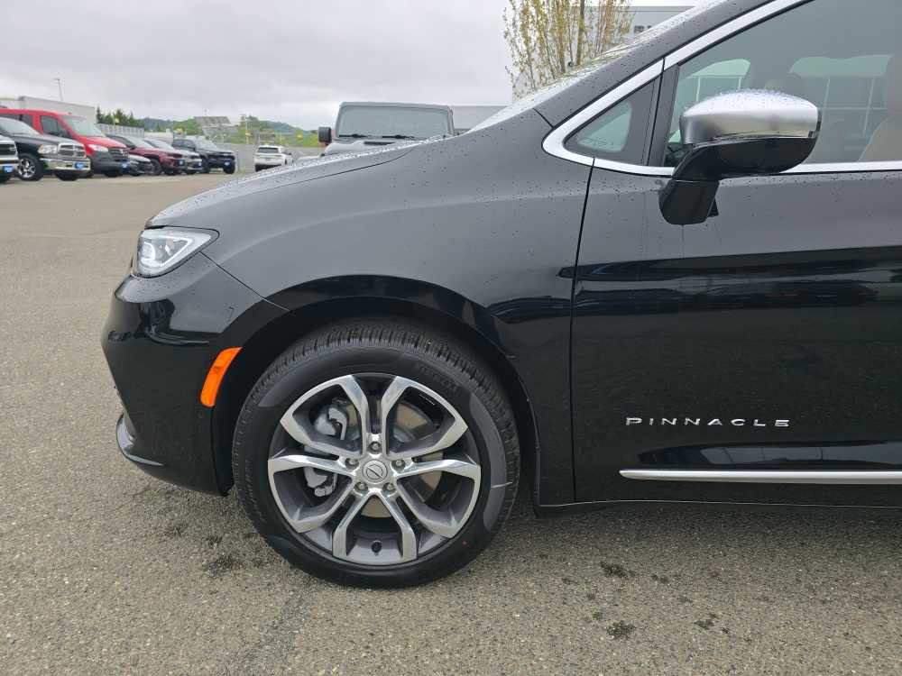 New 2026 Chrysler Pacifica Pinnacle AWD/4WD image 19