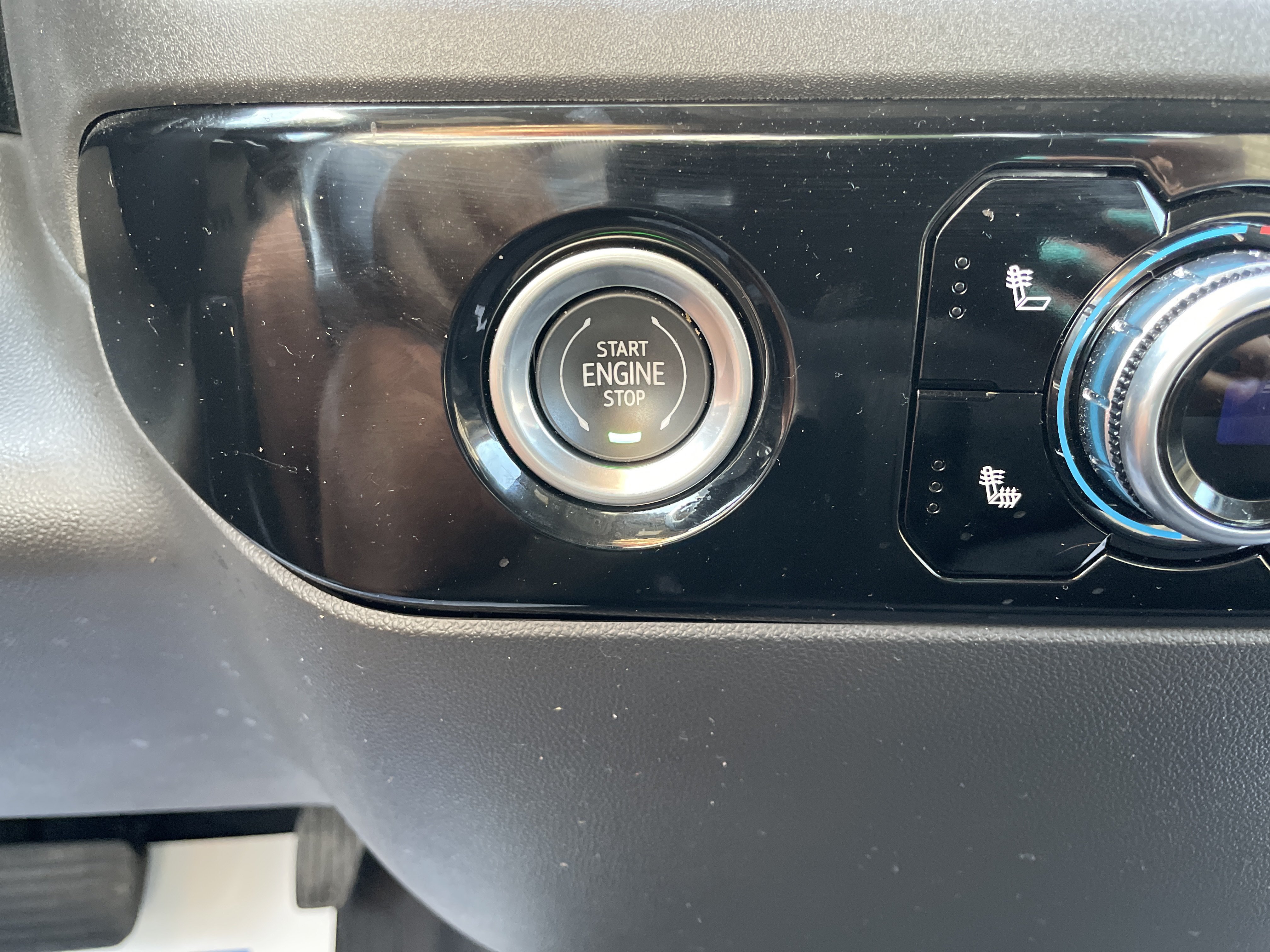 Used 2022 GMC Sierra 1500 Elevation w/ X31 Off-Road Package AWD/4WD image 12