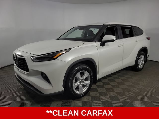 Used 2024 Toyota Highlander LE FWD image 5
