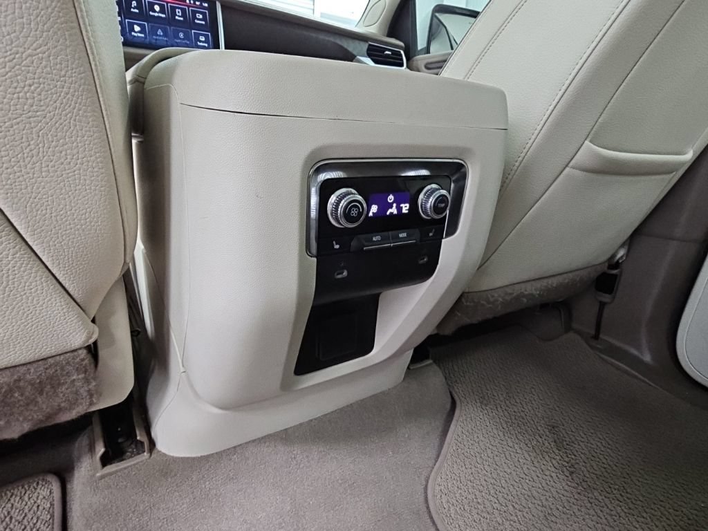 Used 2022 GMC Yukon Denali w/ Advanced Technology Package RWD image 36