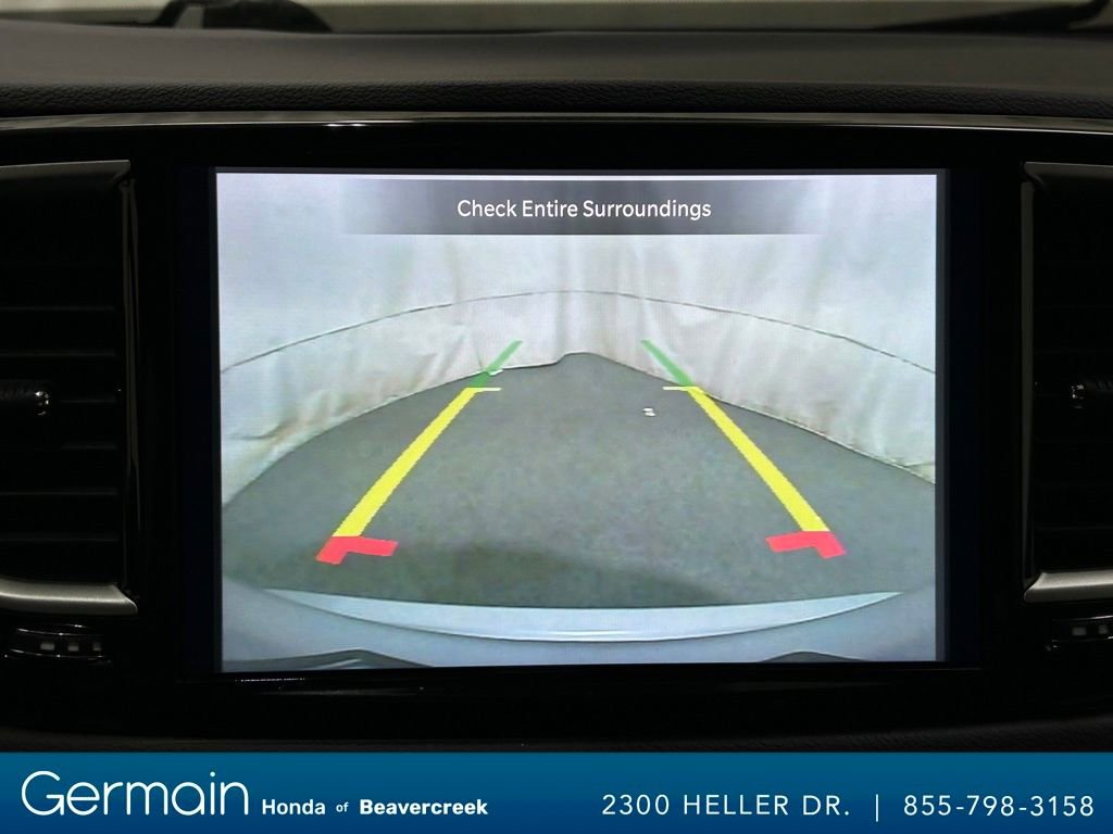 Used 2023 Chrysler Pacifica Touring-L image 25