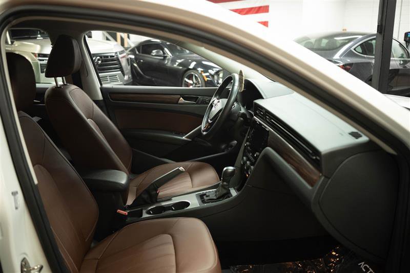 Used 2020 Volkswagen Passat 2.0T SEL image 13