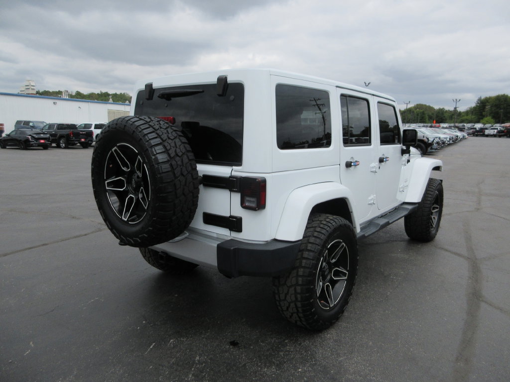 Used 2018 Jeep Wrangler Unlimited Sahara AWD/4WD image 5