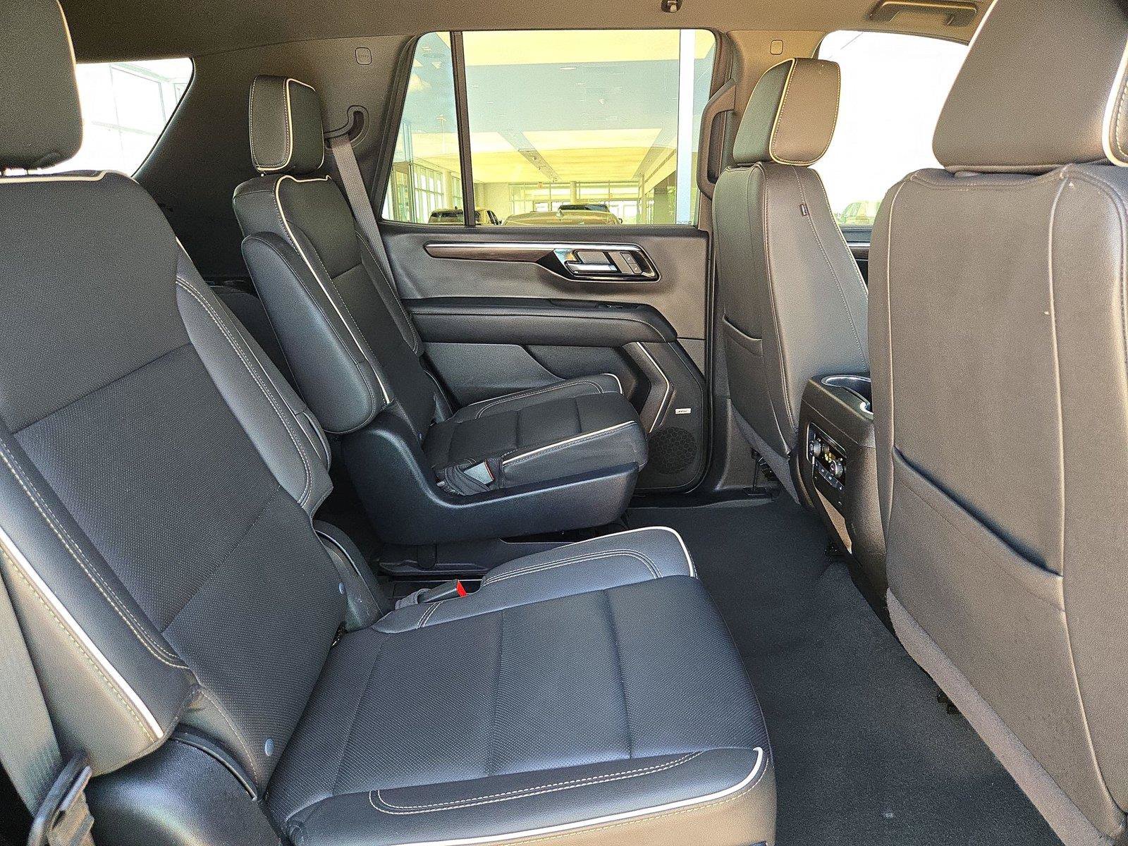 Used 2025 Chevrolet Tahoe Premier AWD/4WD image 29