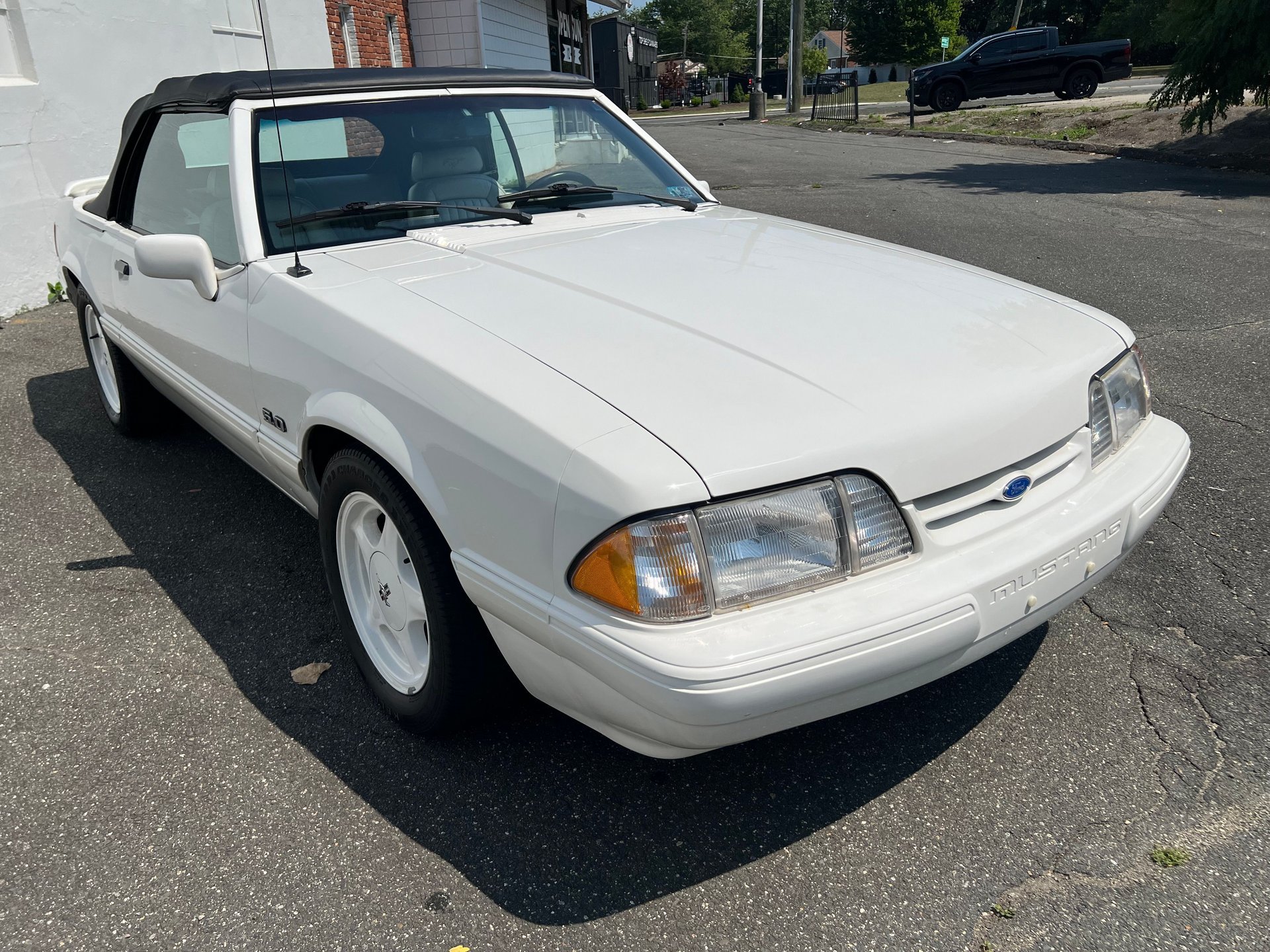 Used 1993 Ford Mustang LX RWD image 14