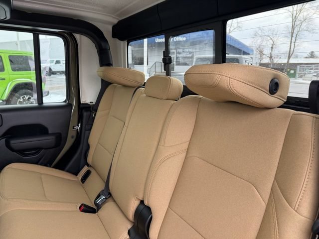 Used 2026 Jeep Gladiator Willys AWD/4WD image 9