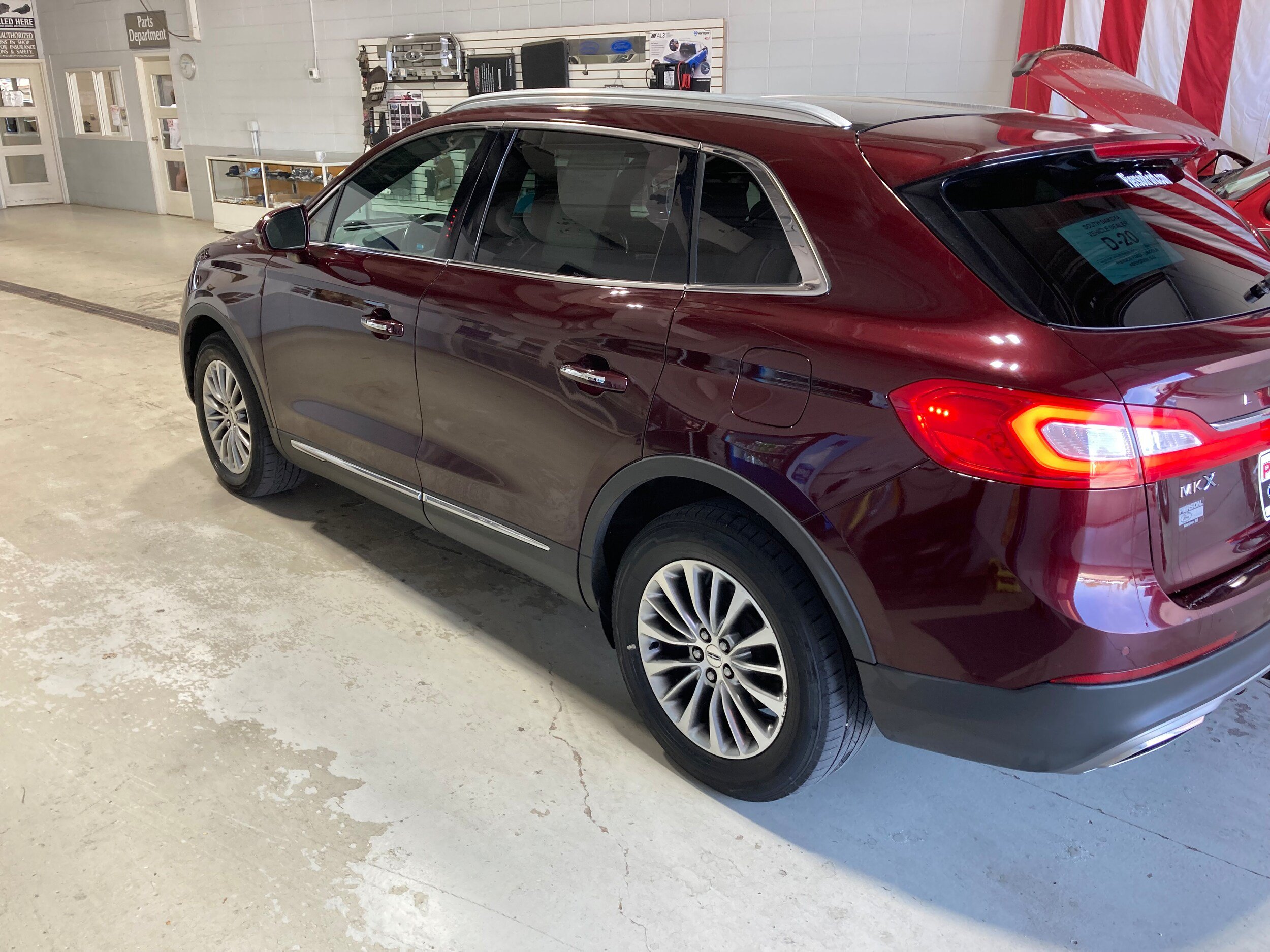 Used 2017 Lincoln MKX Select w/ Select Plus Package AWD/4WD image 20