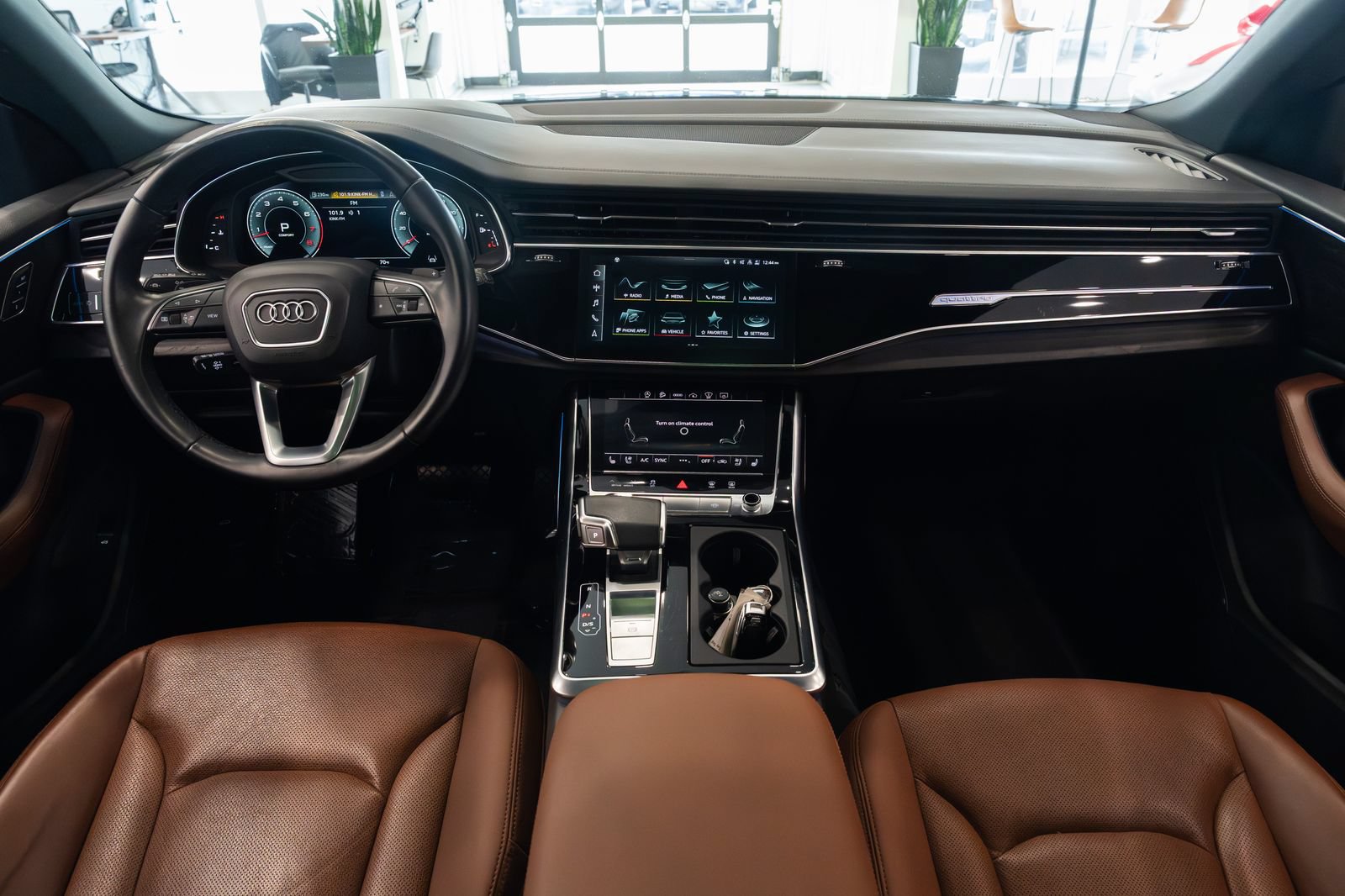 Used 2022 Audi Q8 Prestige w/ Prestige Package AWD/4WD image 9