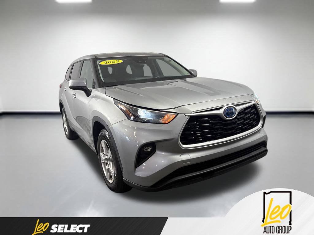 Used 2023 Toyota Highlander LE FWD image 7