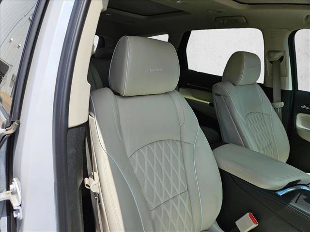 Used 2023 Buick Enclave Avenir w/ Avenir Technology Package FWD image 20