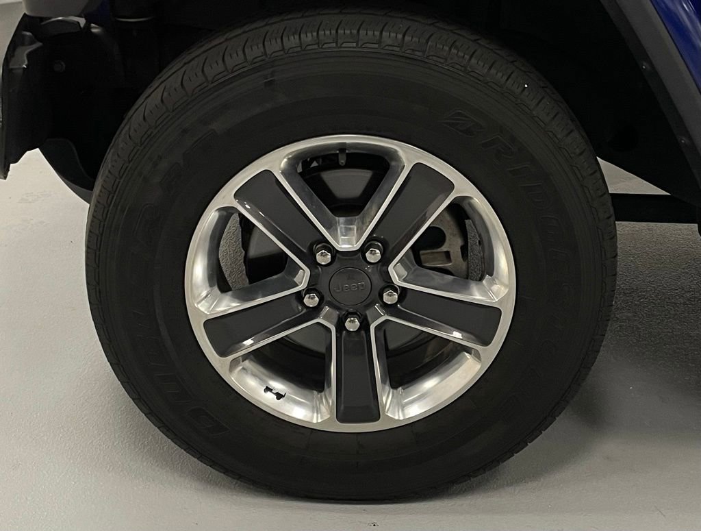 Used 2018 Jeep Wrangler Unlimited Sahara image 8