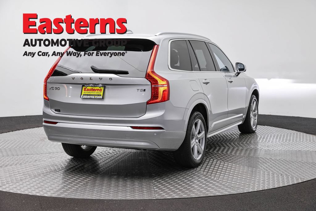 Used 2022 Volvo XC90 T5 Momentum AWD/4WD image 5