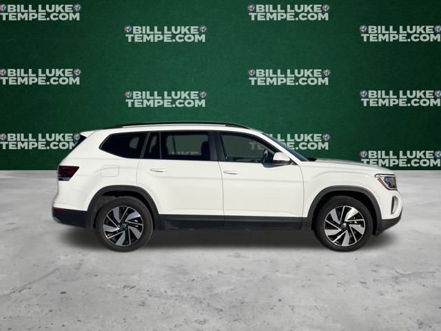 Used 2025 Volkswagen Atlas SE image 4