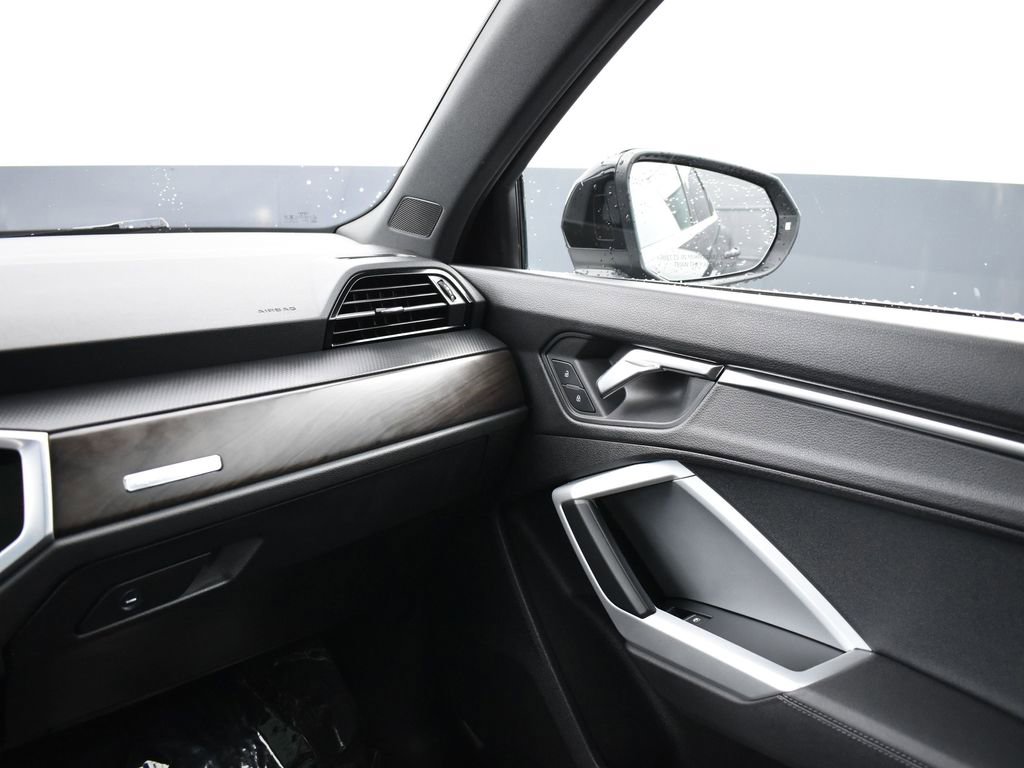 Used 2022 Audi Q3 2.0T Premium image 16