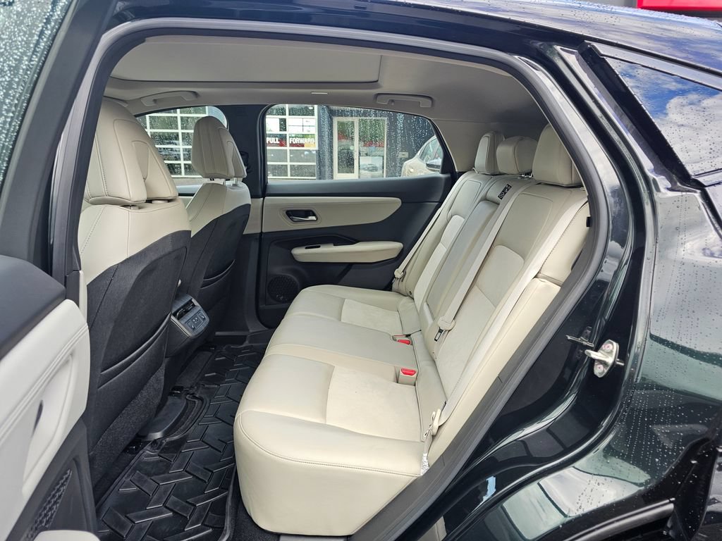Used 2023 Nissan Ariya AWD image 13