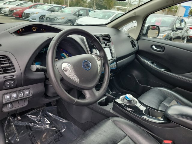 Used 2015 Nissan Leaf SL w/ Premium Package image 17