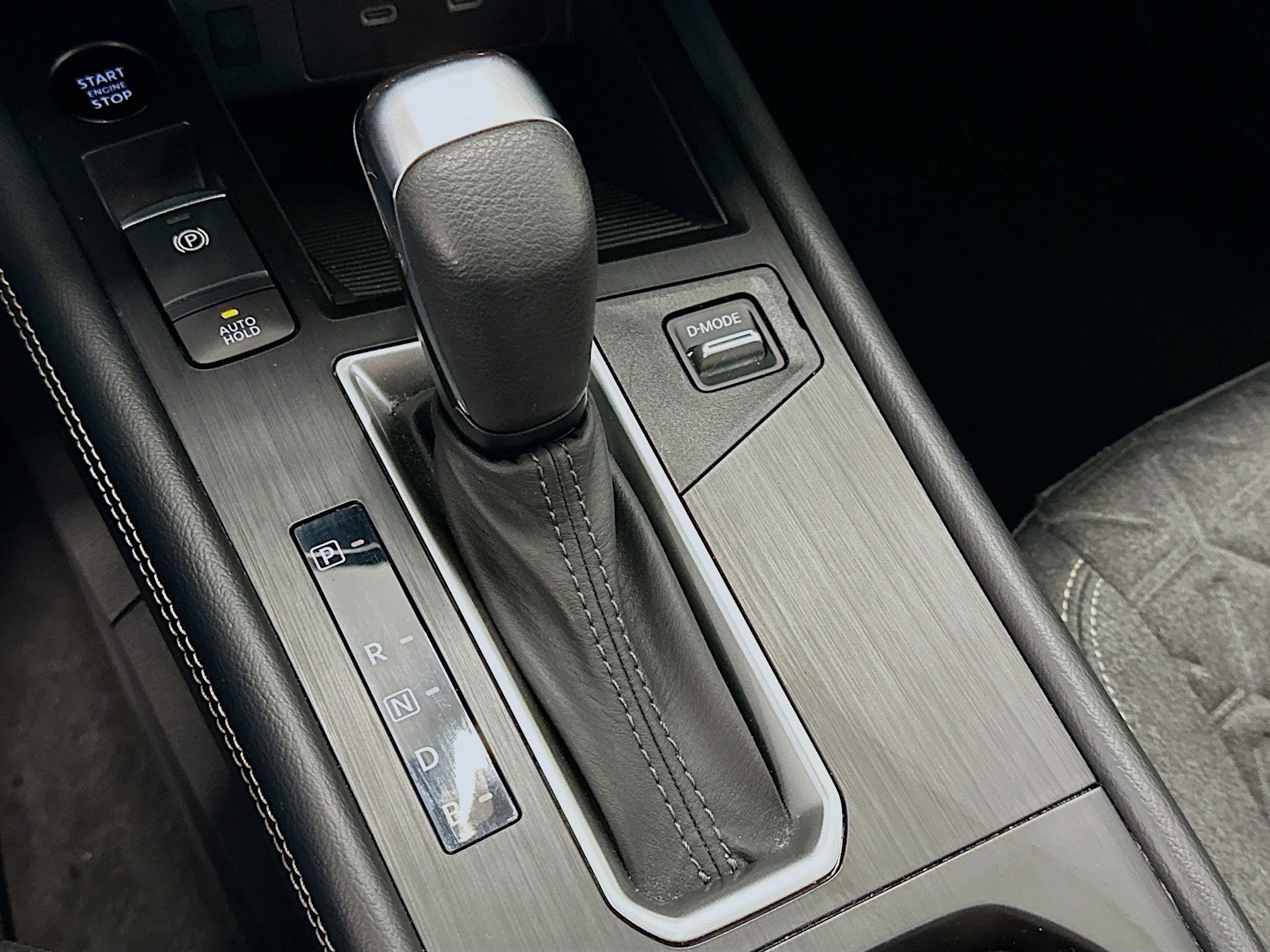 Used 2025 Nissan Kicks SV image 24