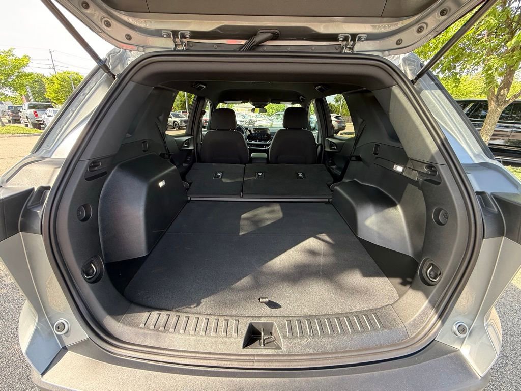 Used 2026 Chevrolet Equinox LT AWD/4WD image 30
