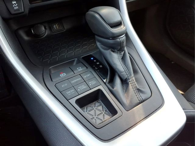 Certified 2024 Toyota RAV4 LE AWD/4WD image 17