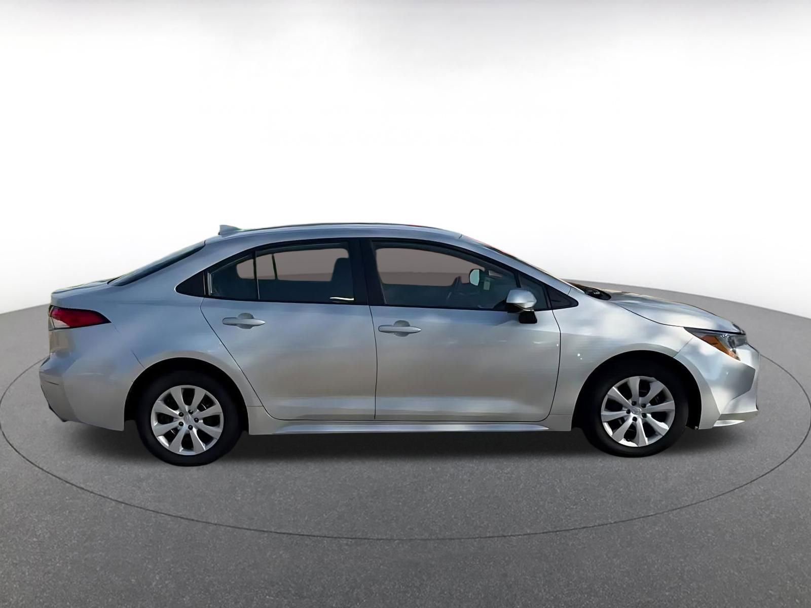 Used 2025 Toyota Corolla LE image 16