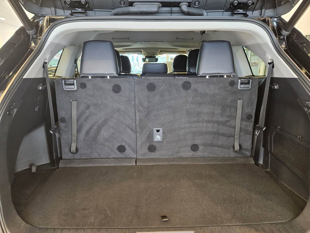 Used 2023 Toyota Highlander XLE image 33