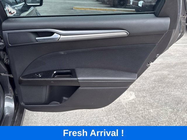 Used 2016 Ford Fusion SE FWD image 14