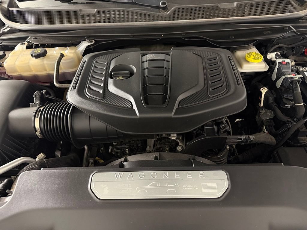 Used 2024 Jeep Wagoneer 2WD image 32