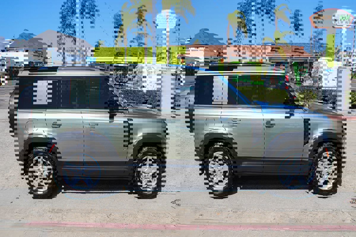 Used 2021 Land Rover Defender 110 SE image 7