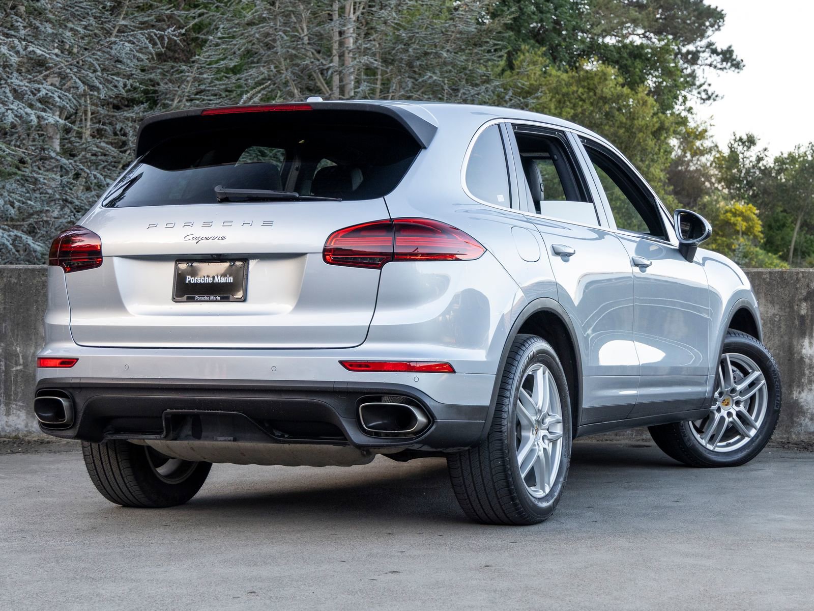Used 2016 Porsche Cayenne image 11