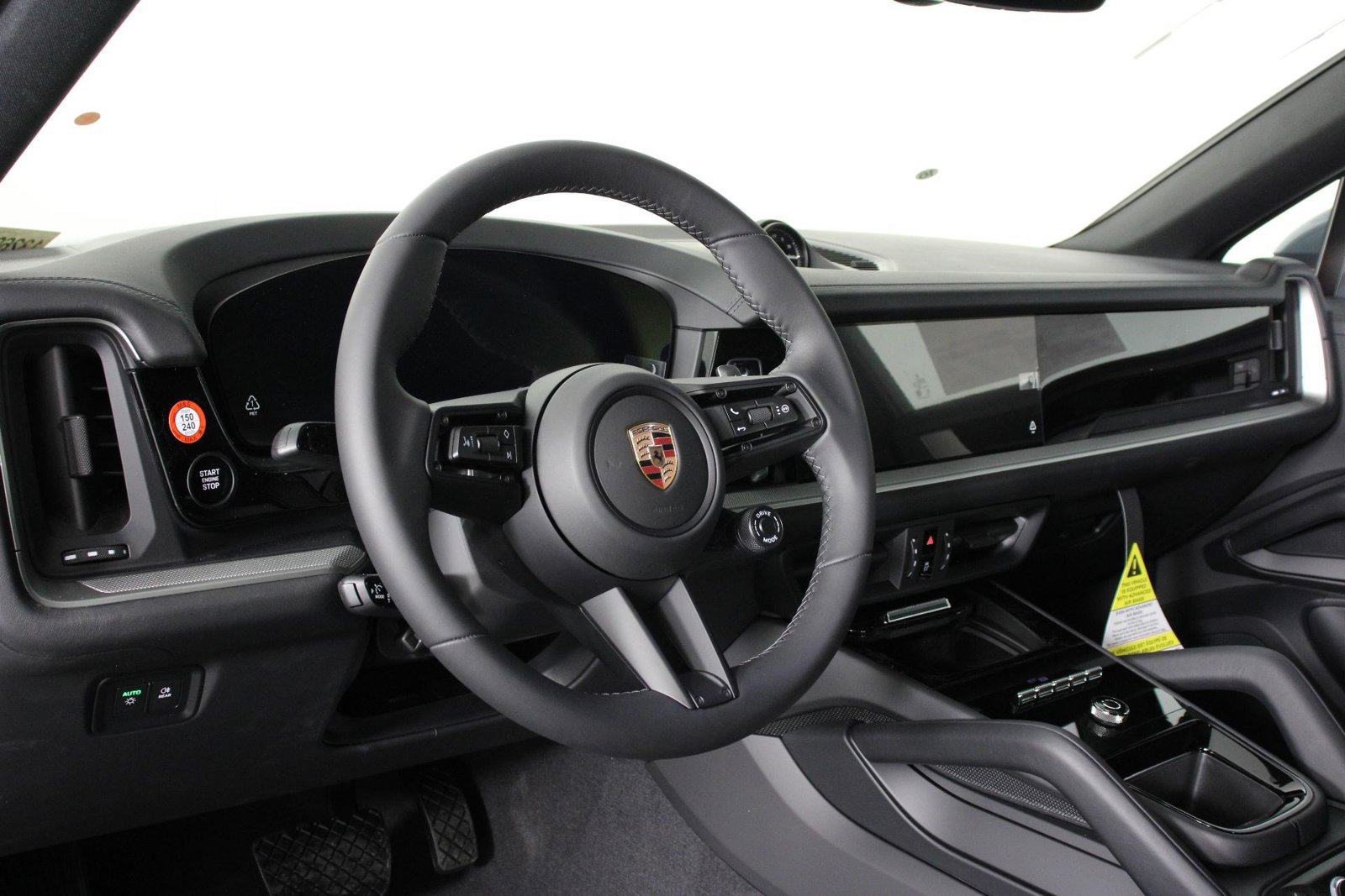 New 2026 Porsche Cayenne Coupe AWD/4WD image 4