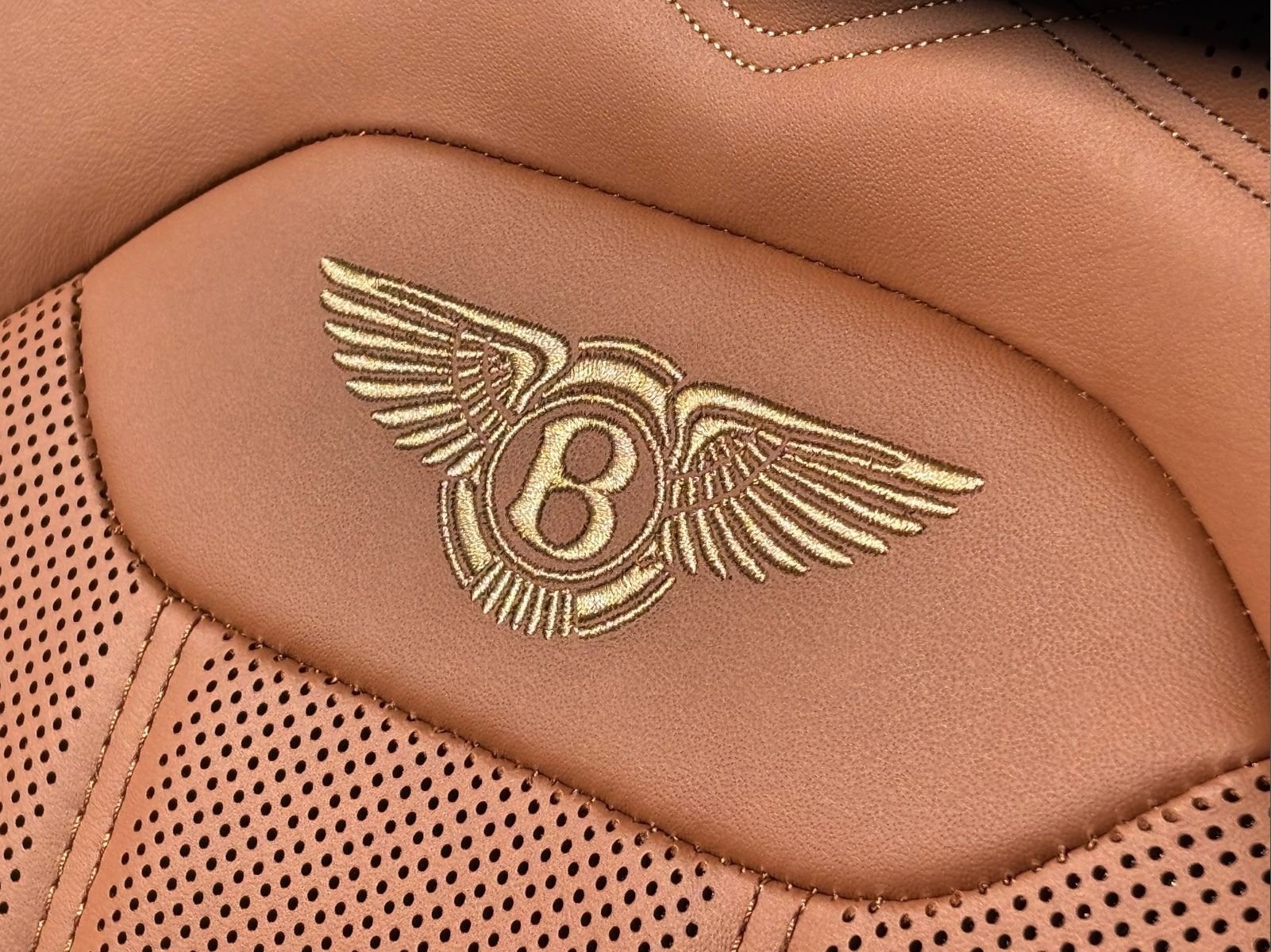 New 2025 Bentley Bentayga Extended Wheelbase image 20