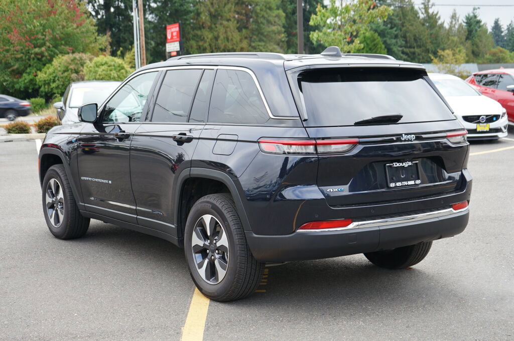Used 2024 Jeep Grand Cherokee Limited 4xe w/ Trailer Tow Package image 7