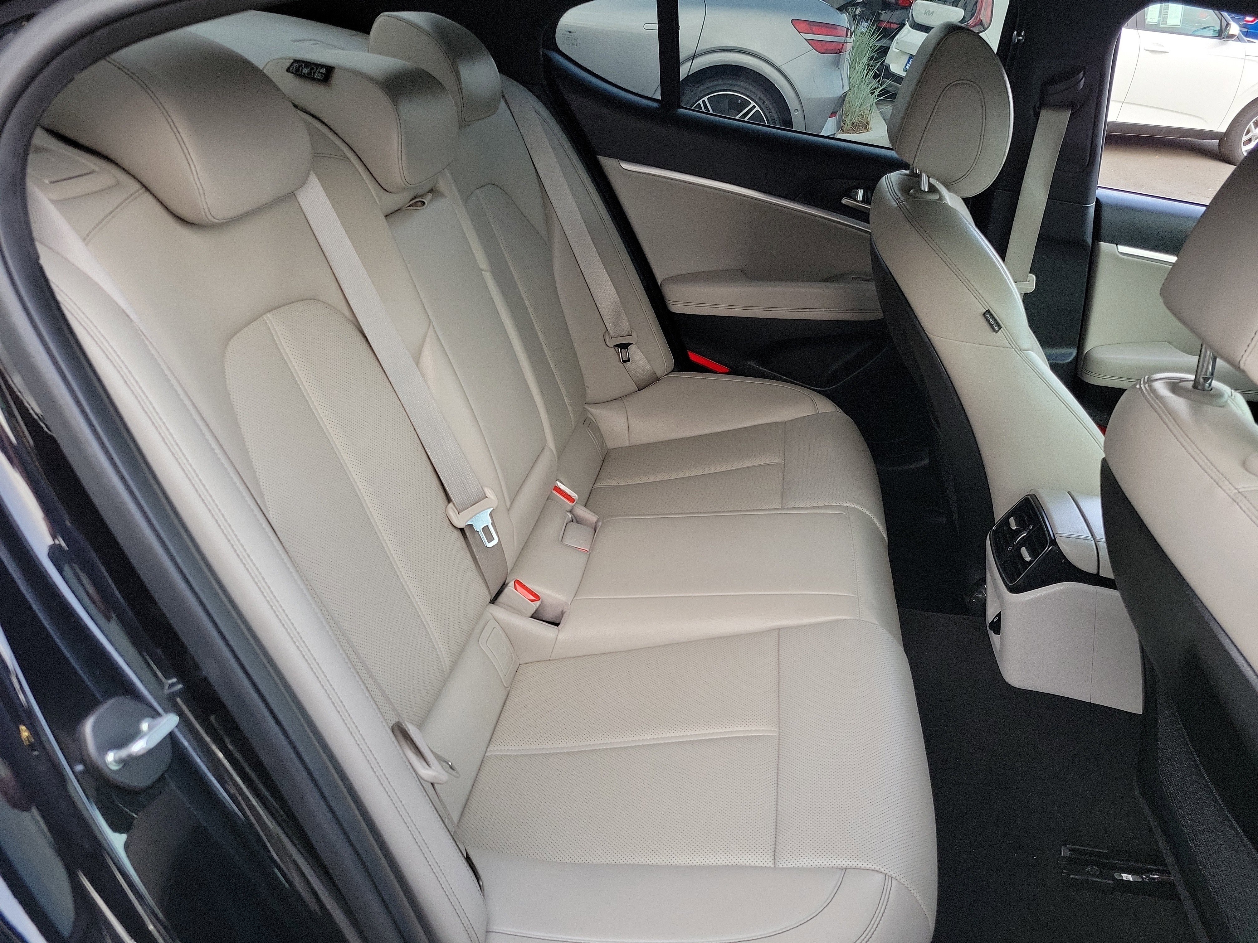 Certified 2023 Genesis G70 2.0T image 24