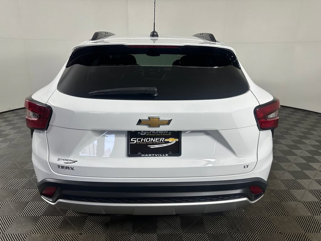 Used 2024 Chevrolet Trax LT FWD image 4