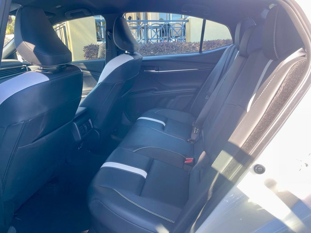 Used 2025 Toyota Camry SE image 11