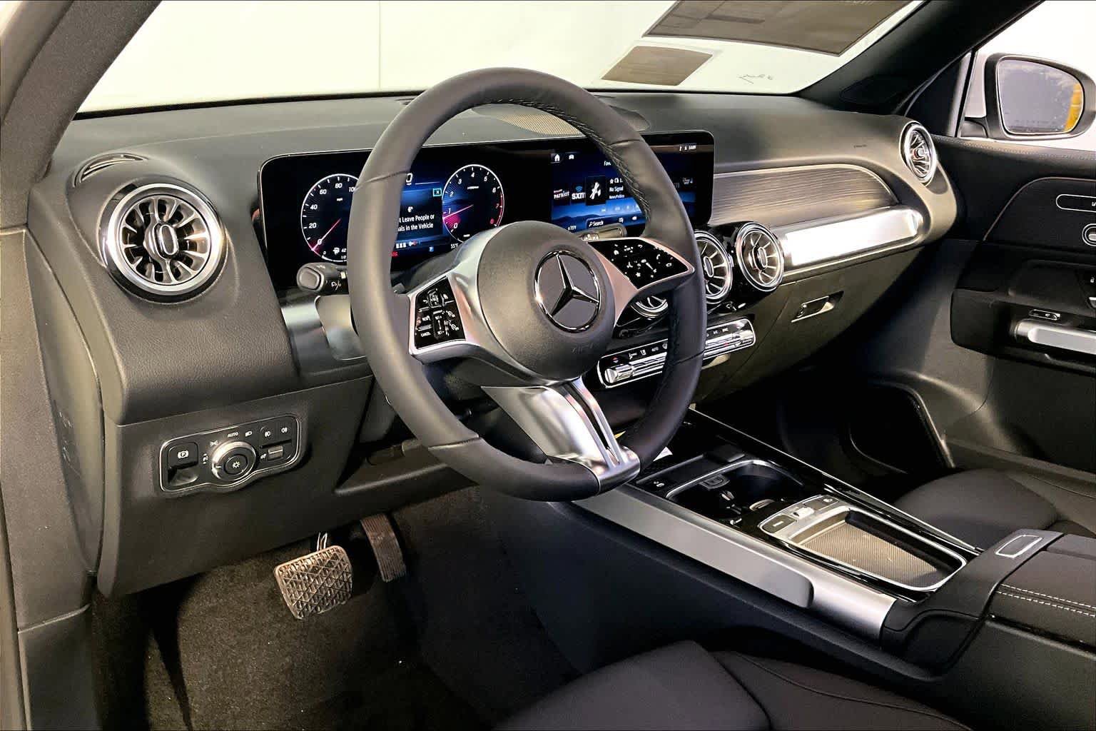 New 2026 Mercedes-Benz GLB 250 4MATIC image 9