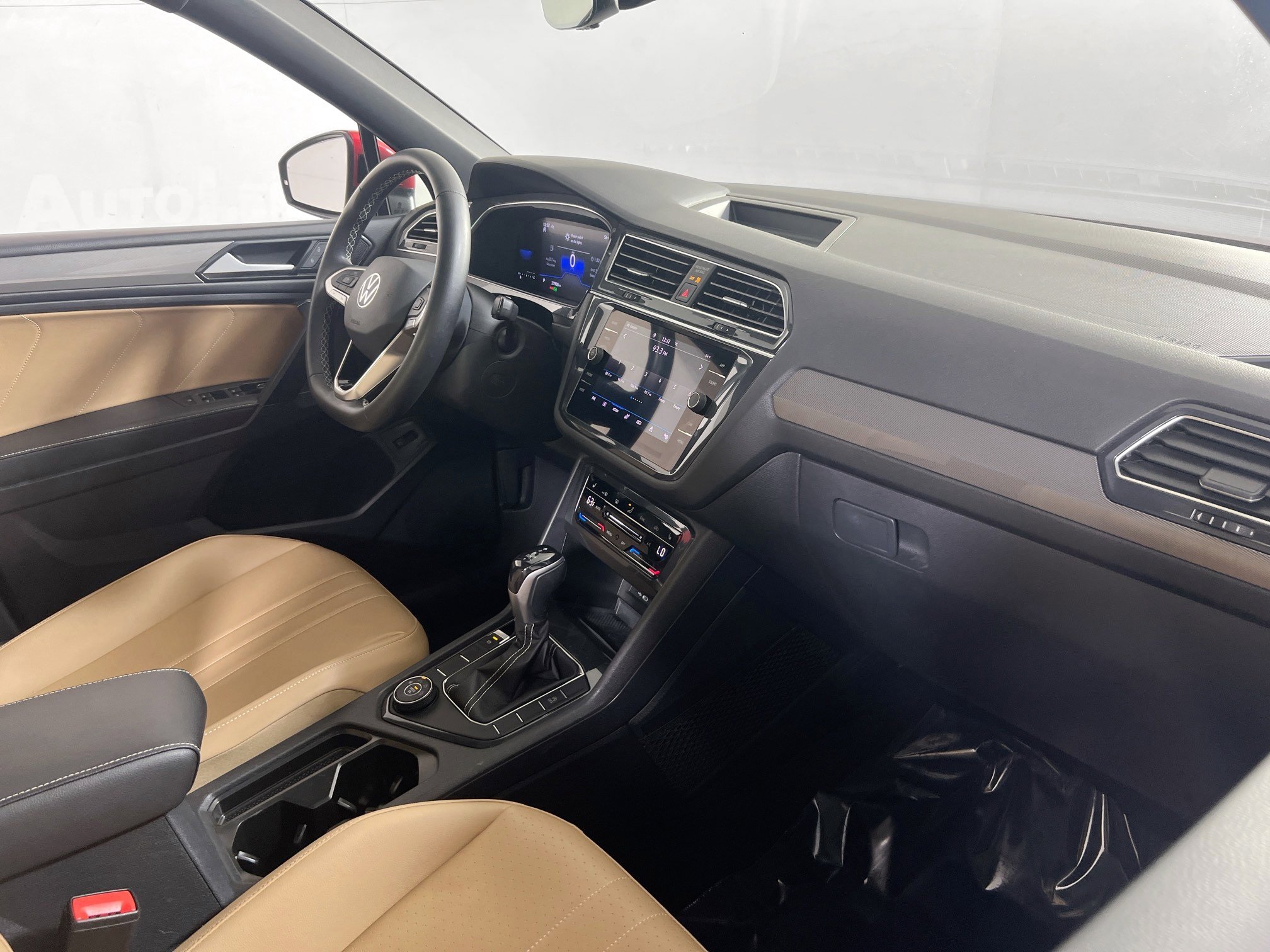 Used 2022 Volkswagen Tiguan SE AWD/4WD image 28