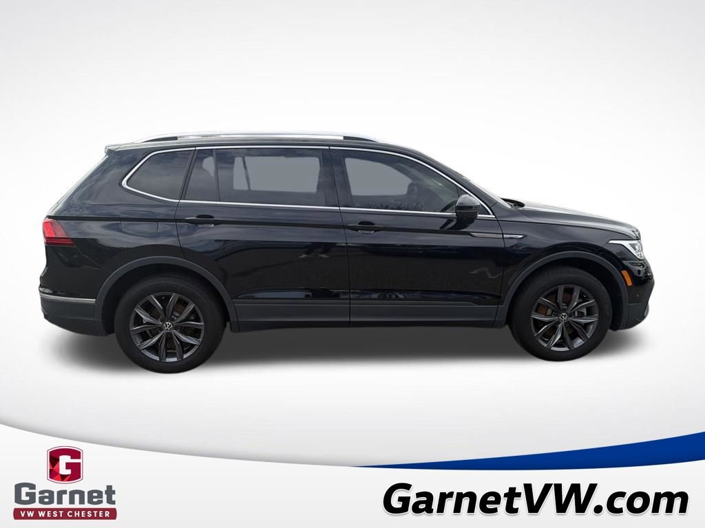 Certified 2023 Volkswagen Tiguan SE w/ Panoramic Sunroof Package AWD/4WD image 7