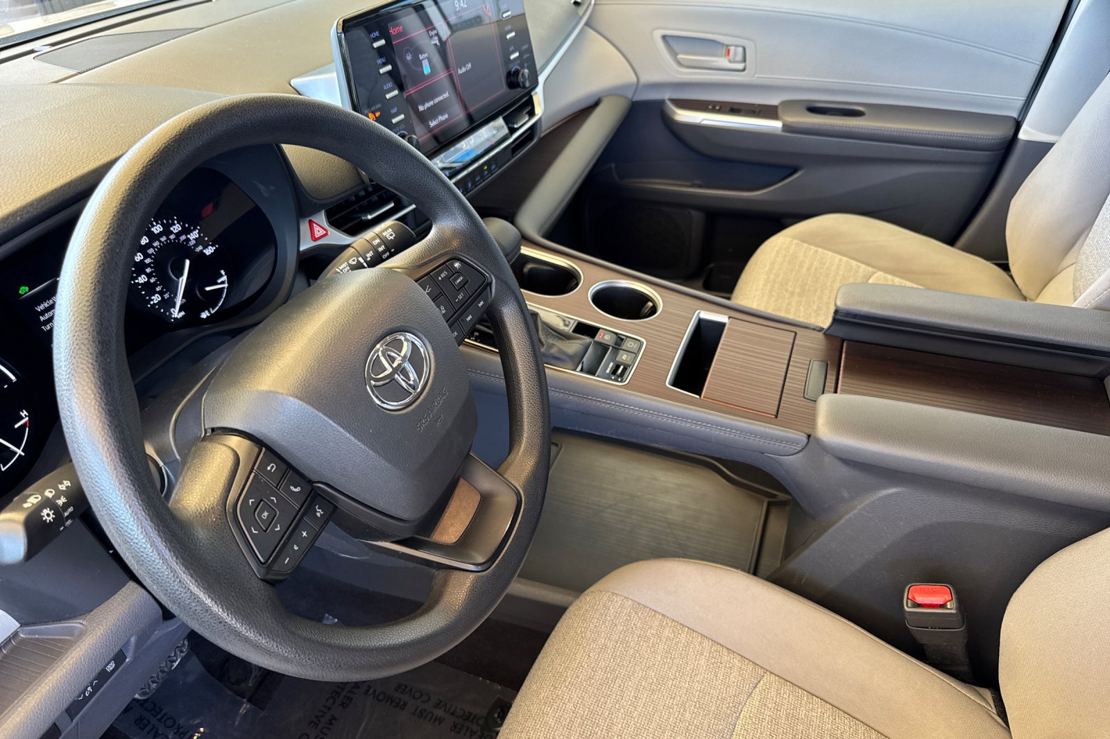 Certified 2024 Toyota Sienna LE AWD/4WD image 12