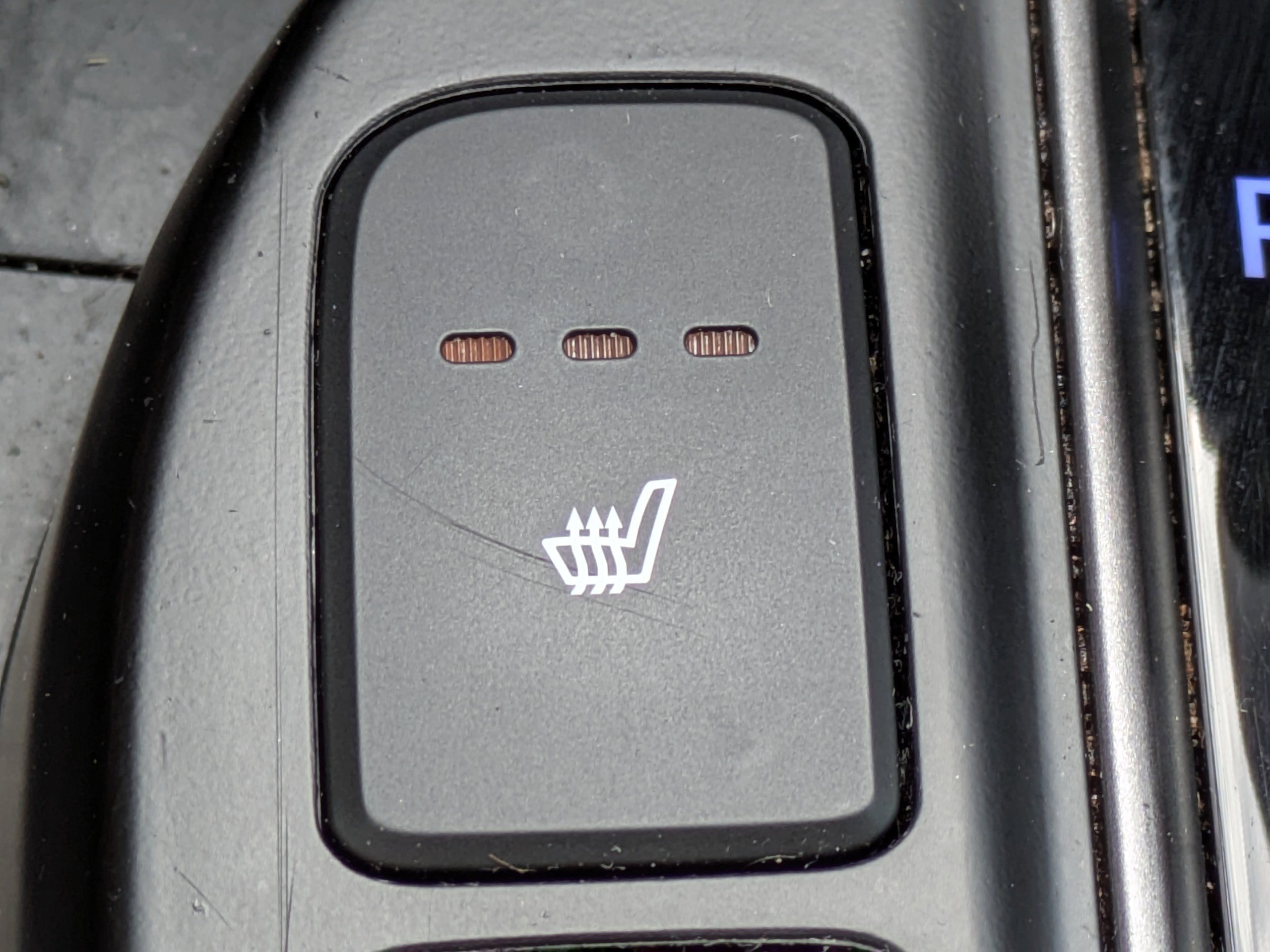 Used 2014 Hyundai Santa Fe GLS FWD image 25