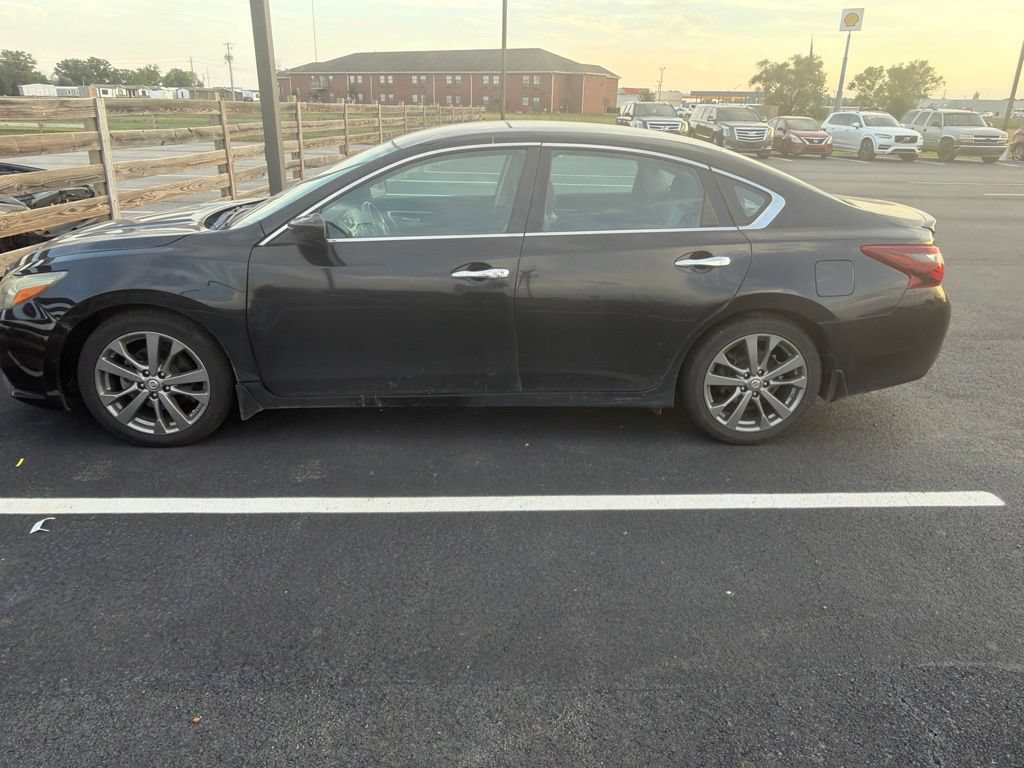 Used 2018 Nissan Altima 2.5 SR w/ SR Special Edition FWD image 12